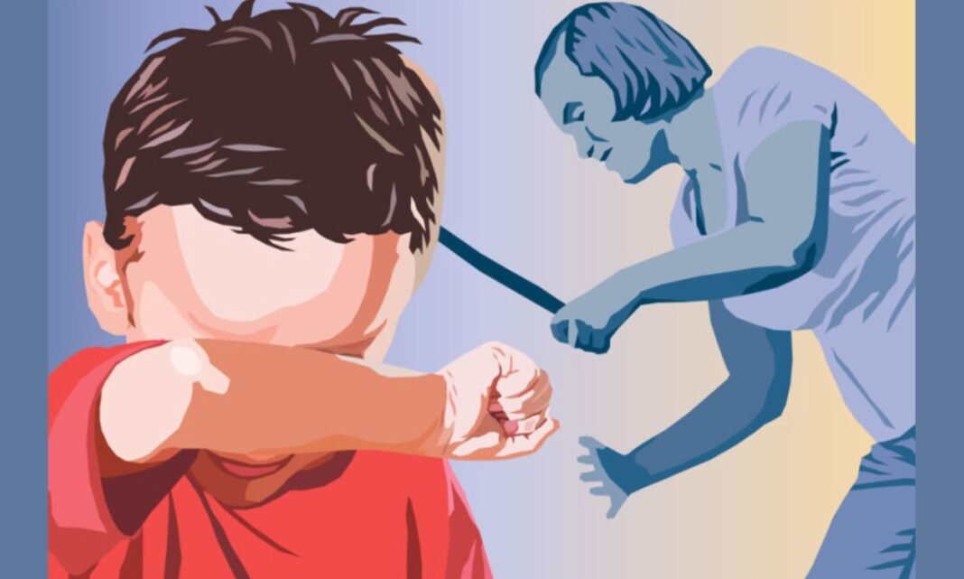 CG News : हेडमास्टर की क्रूरता! कक्षा-2 की छात्रा पर डंडे के वार, पैर फ्रैक्चर