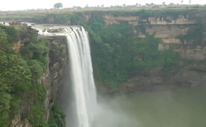 Rewa News : क्योटी जलप्रपात में डूबने से मां-बेटी की मौत, तीज पर्व पर स्नान के दौरान हुआ हादसा….