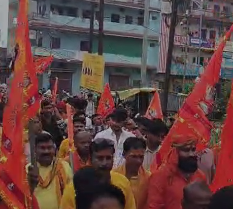 Singrauli News : गनियारी जोगिया वीर बाबा मंदिर से निकली भव्य कांवड़ यात्रा, पचोर शिवधाम में जलाभिषेक को उमड़ा जनसैलाब…