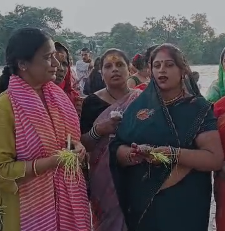 Reva News : रीवा में पारंपरिक अंदाज़ में मनाया गया कजलिया पर्व, महिलाओं ने गाए गीत और किया कजरियों का विसर्जन