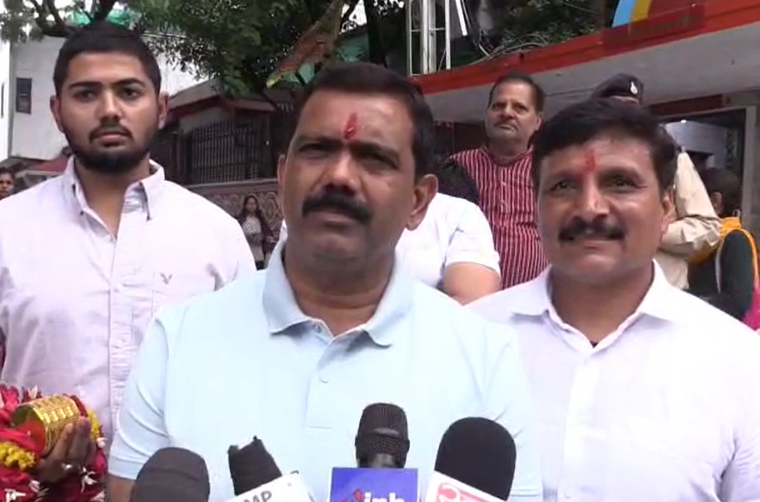 Indore News : कांग्रेस संगठन में नई जिम्मेदारी: चिंटू चौकसे बने शहर कांग्रेस अध्यक्ष, खजराना गणेश मंदिर में की पूजा