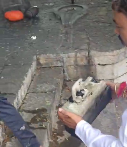 इंदौर : संजय सेतु मंदिर की मूर्तियां नाले में फेंकने का मामला, बजरंग दल में आक्रोश