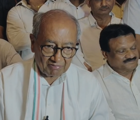 Indore News : GST पर दिग्विजय सिंह का बयान: सुधार ज़रूरी, एक ही स्लैब होना चाहिए