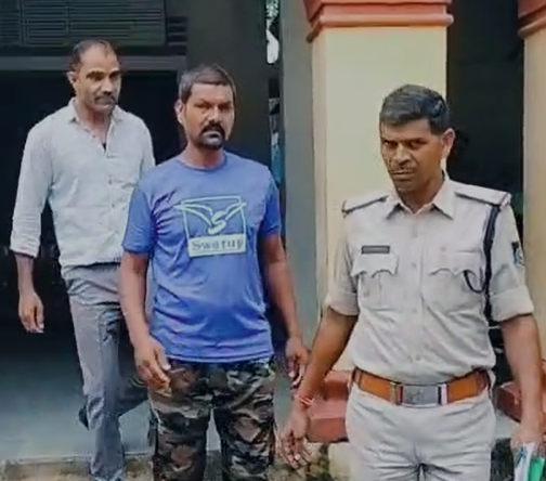 ujjain Crime : रिश्तों को शर्मसार कर देने वाली घटना, बेटे ने पिता को जलाने का किया प्रयास, पुलिस ने किया गिरफ्तार