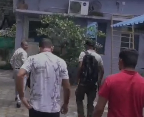 Raja Raghuvanshi murder case :राजा रघुवंशी हत्याकांड में बड़ा अपडेट : शिलांग पुलिस ने चौथे साथी भरत जाधव को दबोचा, क्राइम ब्रांच में पूछताछ जारी