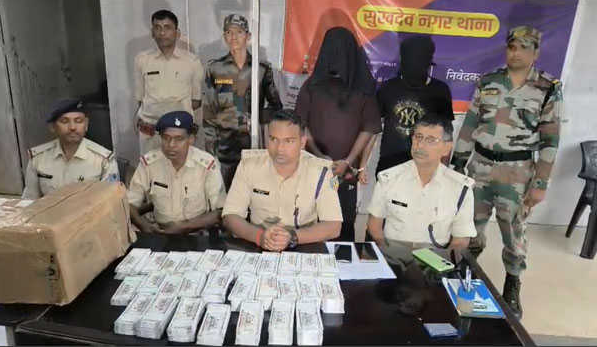 रांची पुलिस को बड़ी सफलता : बस में छुपा मिला 2 करोड़ का फेक करेंसी, बड़े रैकेट का पर्दाफाश