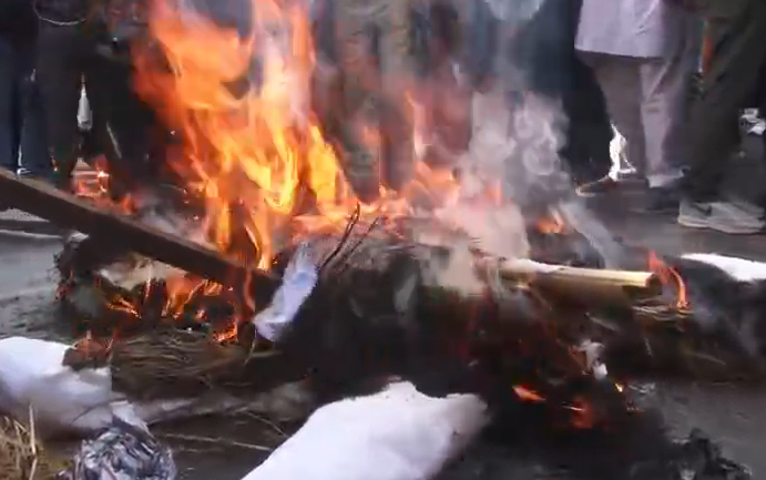 जीतू पटवारी के बयान पर बवाल, भोपाल में राहुल-जीतू का पुतला दहन