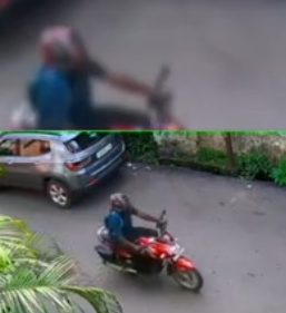 Raipur Crime : रायपुर में युवती से सरेराह छेड़छाड़, VIDEO वायरल: घर में घुसकर बचाई जान, आरोपी की तलाश में पुलिस