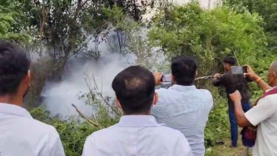 गुजरात में दर्दनाक हादसा : दो कारों की टक्कर के बाद आग, 7 लोग जिंदा जले, दो बच्चे भी शामिल