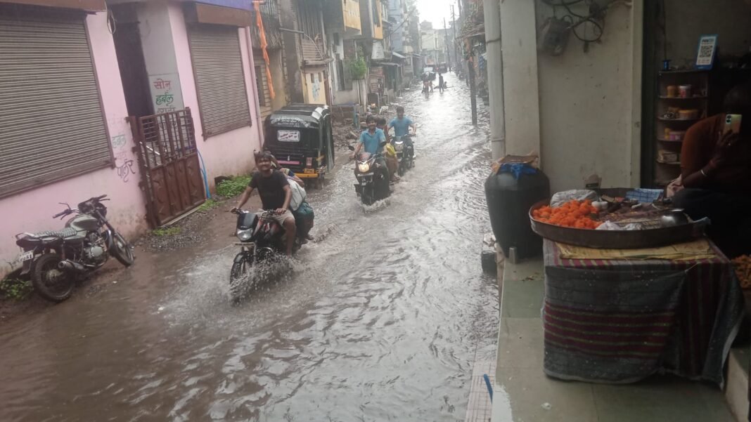 Municipal Corporation Claim : बुरहानपुर में फिर जलभराव, निगम के दावों की पोल खुली