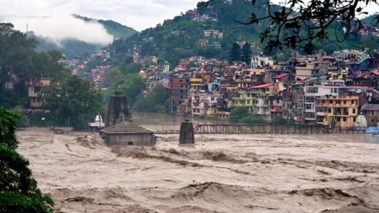 कुदरत का कहर : जम्मू-कश्मीर, हिमाचल और अरुणाचल में बाढ़, भूस्खलन और मौतें