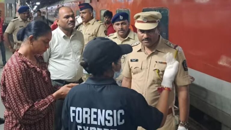 मुंबई-कुशीनगर एक्सप्रेस के एसी कोच में पांच साल के बच्चे का शव मिलने से हड़कंप