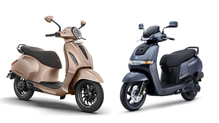 भारत में इलेक्ट्रिक स्कूटर की होड़ : TVS iQube vs Bajaj Chetak