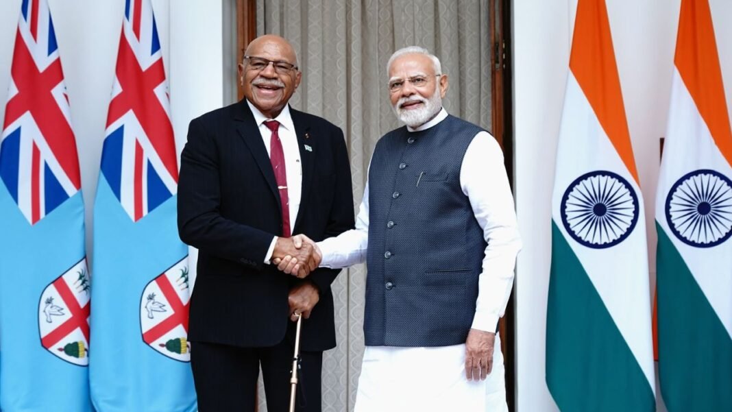 प्रधानमंत्री मोदी से मिले फिजी के पीएम राबुका, द्विपक्षीय सहयोग पर हुई चर्चा