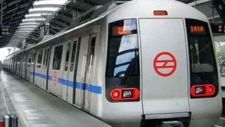 दिल्ली मेट्रो सफर अब महंगा, आठ साल बाद बढ़े किराए – जानिए नया फेयर स्लैब