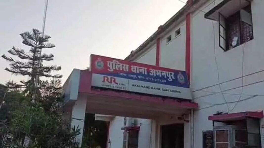 CG News : बच्चों के सामने तीजा मनाकर लौटी पत्नी की हत्या, आरोपी पति ने थाने पहुंचकर किया सरेंडर