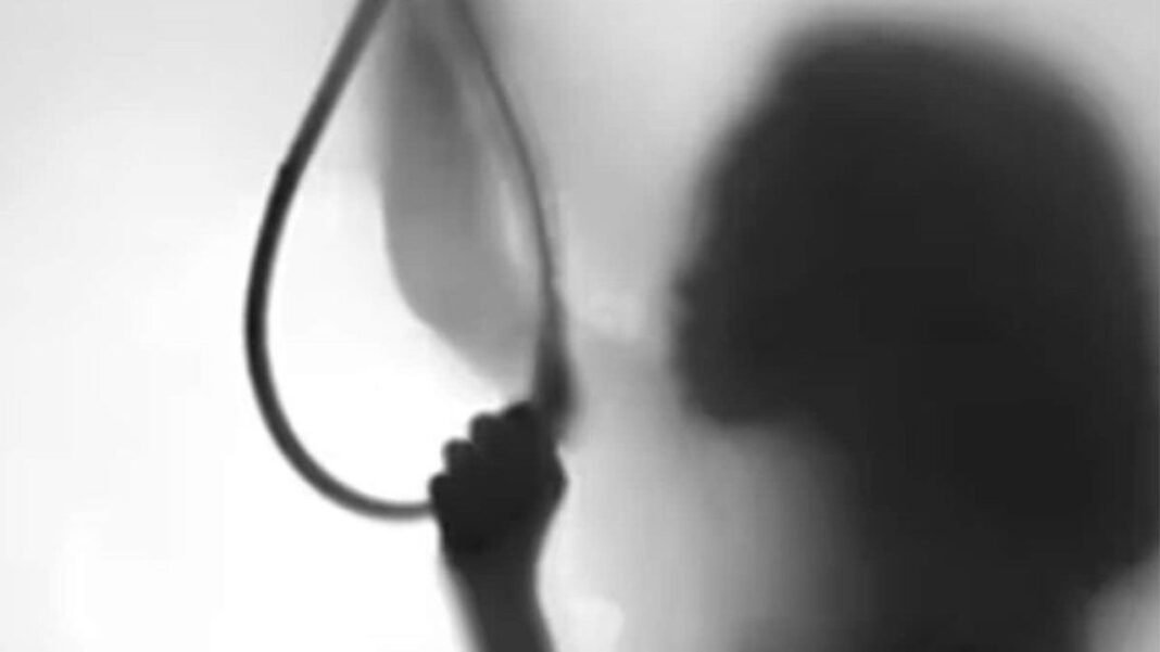 Ranchi News : सामूहिक आत्महत्या से सनसनी : मां ने दो बच्चों संग लगाई फांसी, पारिवारिक कलह और मानसिक तनाव बना वजह