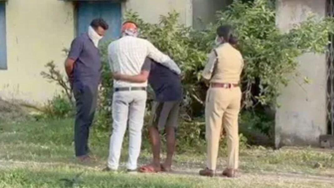 खंडहर स्कूल में मिली मासूम बच्चे की लाश, 15 दिनों से था लापता