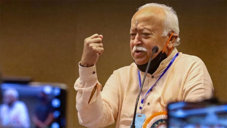 Language controversy : भाषा विवाद के बीच मोहन भागवत का बड़ा दांव – संस्कृत को बनाएं बोलचाल की भाषा