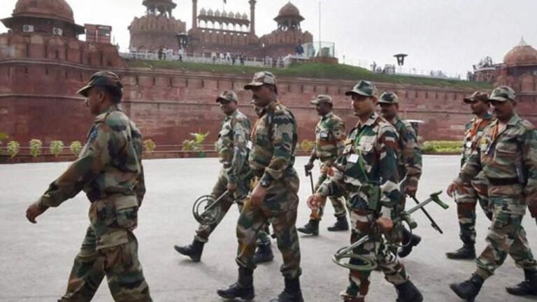 Red Fort Security : 15 अगस्त से पहले बड़ा अलर्ट – लाल किले में घुसे बांग्लादेशी, बम ड्रिल में चूक, 7 पुलिसकर्मी सस्पेंड
