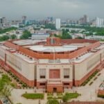 संसद भवन की सुरक्षा में सेंध