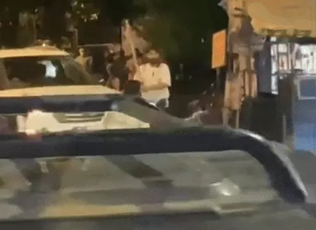 Raipur Crime : रायपुर में बीच सड़क व्यापारी से मारपीट, वीडियो आया सामने – कांग्रेस ने उठाए कानून व्यवस्था पर सवाल