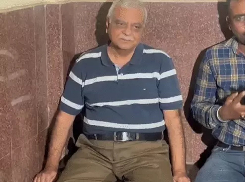 Alok Shukla : सरेंडर करने तीसरी बार कोर्ट पहुंचे पूर्व IAS आलोक शुक्ला, नान घोटाले के है आरोपी, ED ले सकती है रिमांड पर, सुनवाई जारी