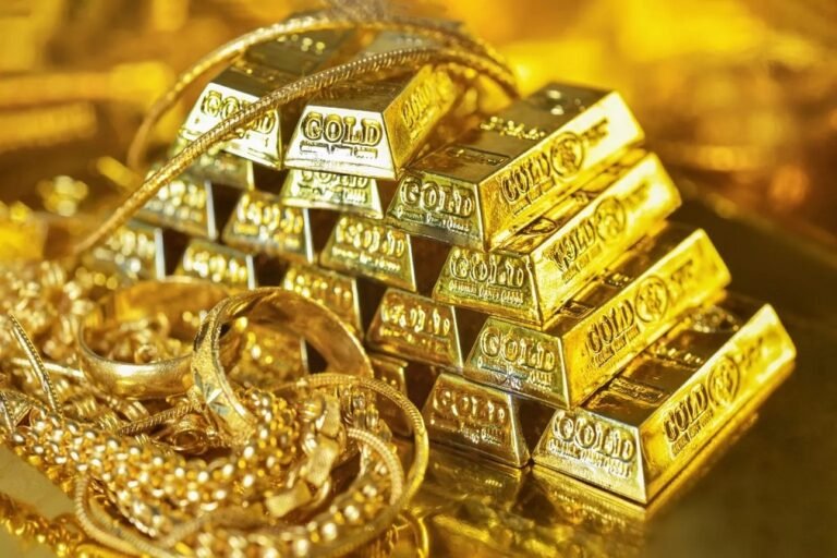 Gold Silver Price Today : सोना-चांदी के दामों में उछाल, कीमतें पहुंचीं नए शिखर पर, खरीदें या करें इंतजार? पढ़िए खबर