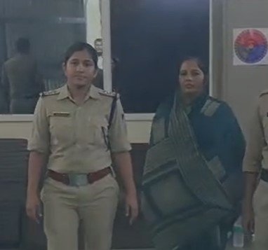 Indore News: इंदौर में नशे का जाल: कुख्यात महिला तस्कर पंगु बाई गिरफ्तार, बच्चों से करवा रही थी ड्रग्स सप्लाई