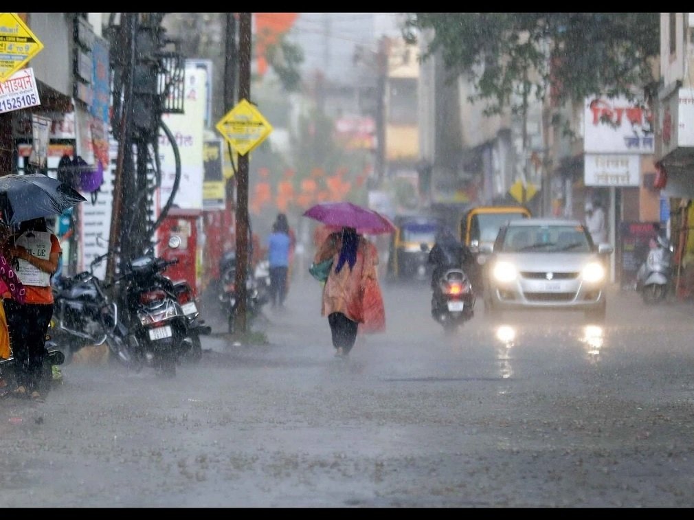 weather News: बंगाल की खाड़ी में बने सिस्टम का असर: छत्तीसगढ़ में बदला मौसम, कई जिलों में सुबह से हो रही तेज बारिश, जानिए मौसम विभाग ने क्या कहा