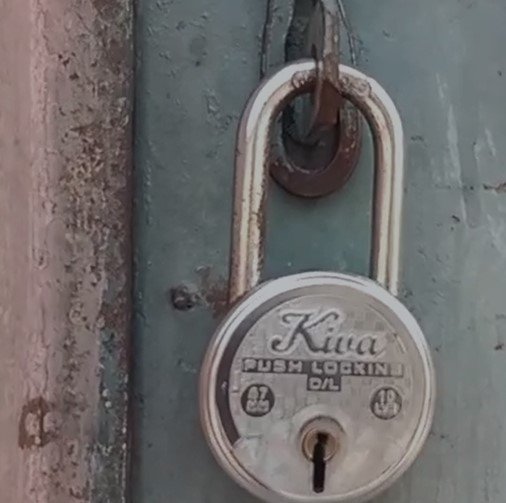 Burhanpur News : बुरहानपुर में SDM के आदेश पर बंद हुई सरकारी स्कूल, शिक्षिकाओं ने ताला लगाकर फरमान चिपकाया