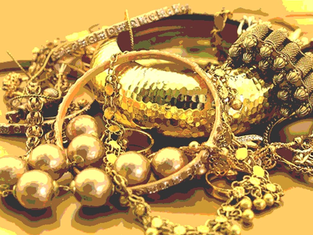 CG NEWS : रायपुर के व्यापारी का 10 किलो सोना पकड़ा गया, फिर कमीशन लेकर छोड़ दिया गया: खैरागढ़ में TI, SI समेत तीन पुलिसकर्मी निलंबित