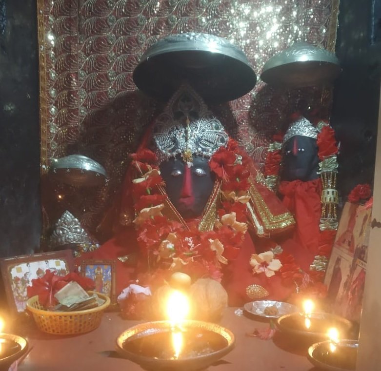 CG NEWS : माँ बैगिन डोकरी के दरबार में उमड़ा श्रद्धा का सैलाब, चार पीढ़ियों से एक ही परिवार कर रहा है पूजा