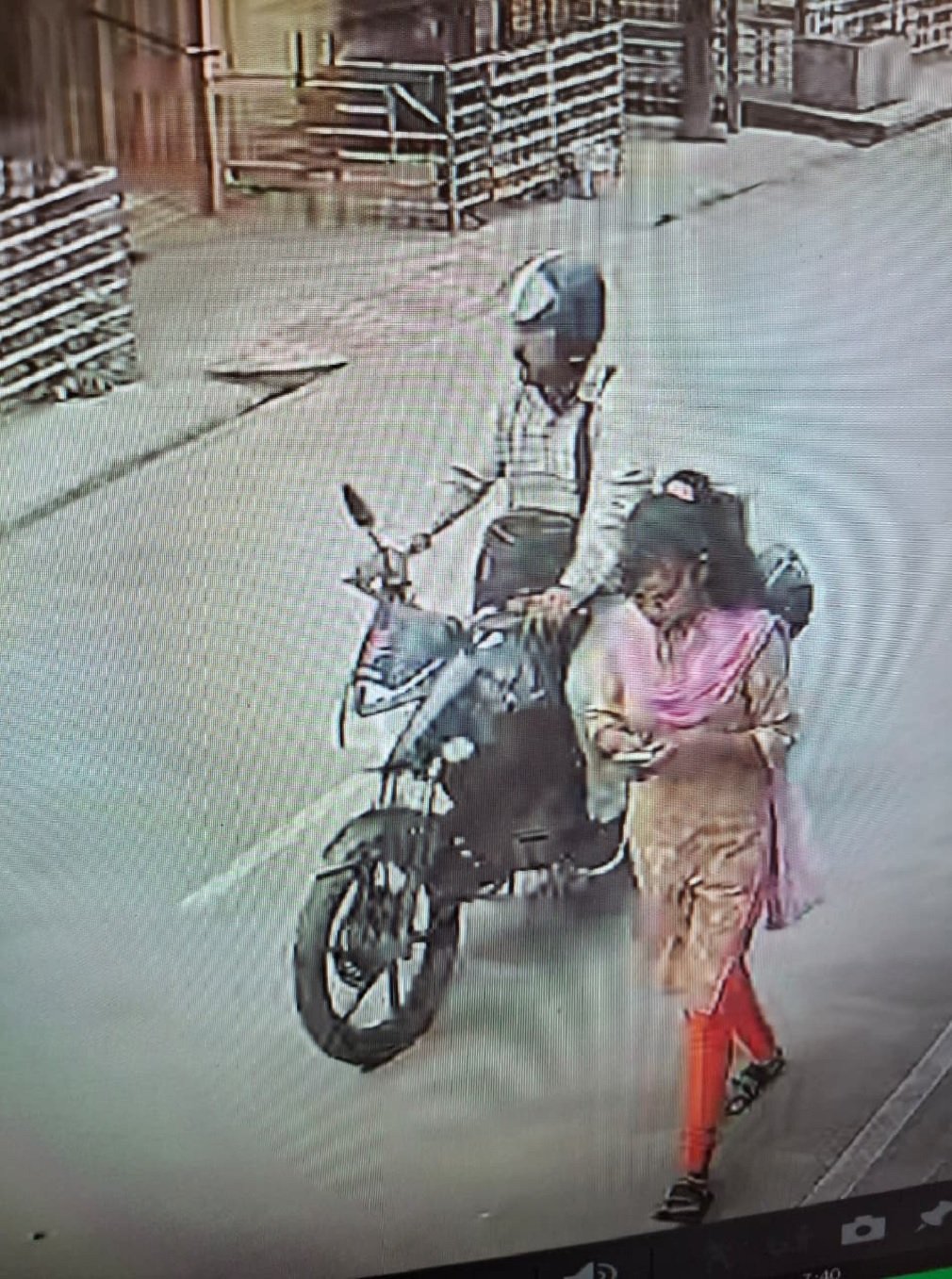 Chhindwara News : जैन मंदिर में बुजुर्ग महिला से 7 लाख की ठगी, ठग गुजराती बनकर ले उड़े गहने