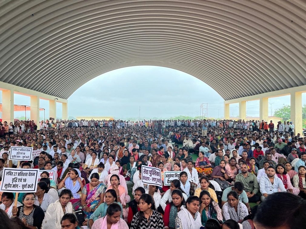 CG NEWS : CM साय कैबिनेट बैठक में एनएचएम कर्मचारी के बहाली और वेतन पर नहीं हुआ फैसला, कर्मचारियों में गहरी मायूसी, त्योहार से पहले बढ़ी चिंता