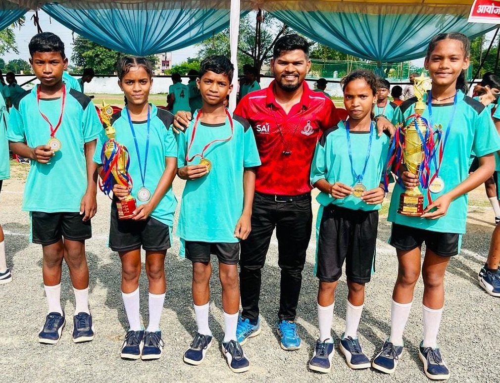 CG NEWS : उड़िदगाँव के मुन्ना नेताम का राष्ट्रीय रग्बी प्रतियोगिता के लिए चयन, राज्य स्तर पर जीता स्वर्ण पदक