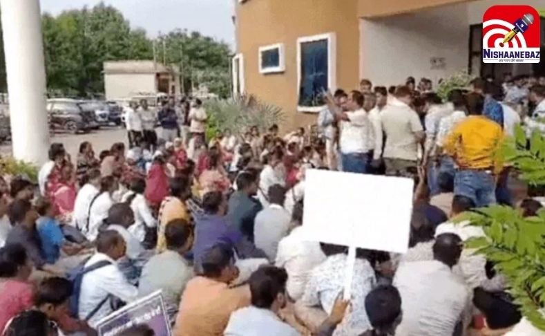 CG NHM Strike : जल सत्याग्रह की आग में झुलसती स्वास्थ्य सेवाएं : 16 हज़ार कर्मचारी सड़कों पर, सरकार बेबस….