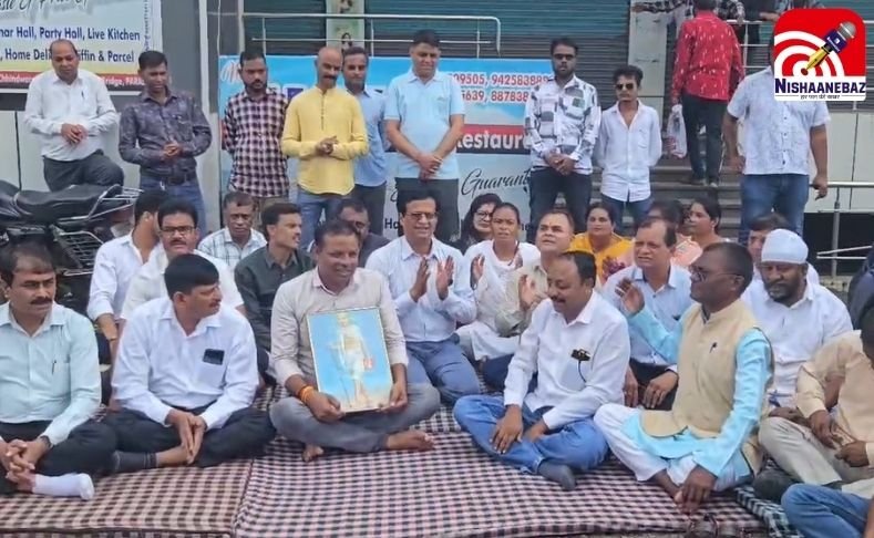 Chhindwara News : विधायक सुनील उईके के शॉपिंग मॉल पर अतिक्रमण कार्रवाई, कांग्रेस का भजन गाकर विरोध…