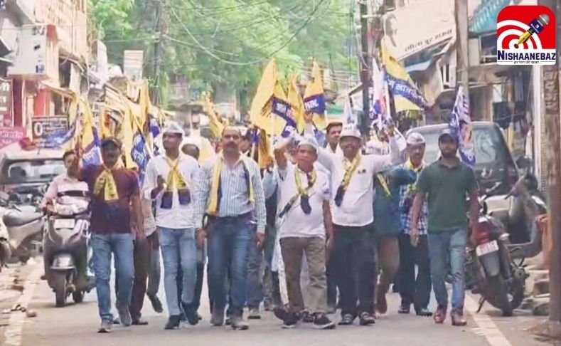 Katni Breaking : बढ़ते अपराधों पर आम आदमी पार्टी का हल्ला बोल, थाने के बाहर धरना और नारेबाजी…देखें वीडियो