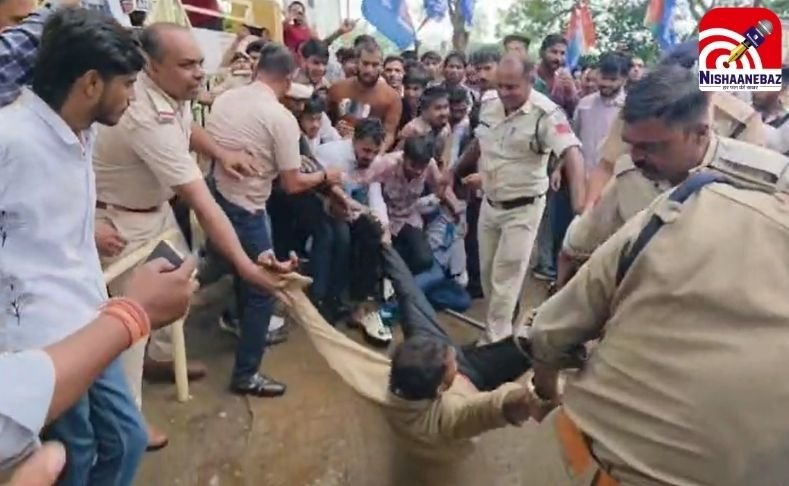 Katni News : शासकीय तिलक महाविद्यालय में NSUI का हल्ला बोल, पुलिस से झड़प के बाद कई कार्यकर्ता गिरफ्तार…