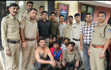 Indore News :पेट्रोल पंप पर डकैती की योजना बना रहे चार आरोपी गिरफ्तार, 14-15 लाख रुपये का माल बरामद, पूर्व में भी दर्ज हैं अपराध