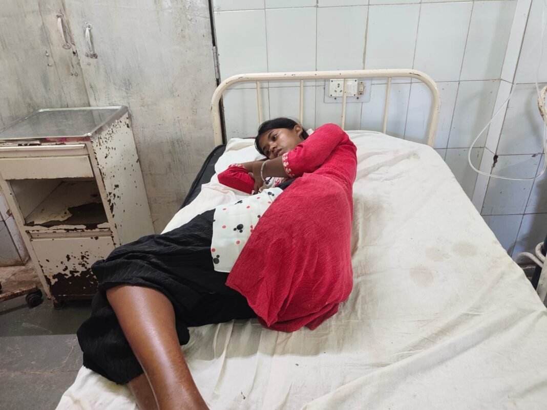 CG News : माकड़ी में पागल कुत्ते का कहर : 10 लोग घायल, बुजुर्ग और बच्चे भी शिकार