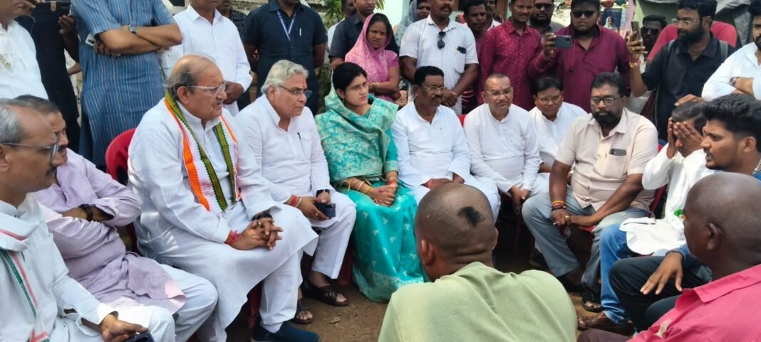 CG News : बजरंगपुर नवागाँव में ट्रिपल मर्डर: कांग्रेस की जांच समिति ने पुलिस की लापरवाही पर उठाए सवाल