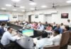 Bhopal : कलेक्टर कार्यालय में जिला स्तरीय समीक्षा बैठक, अधिकारियों को दिए सख्त दिशा निर्देश