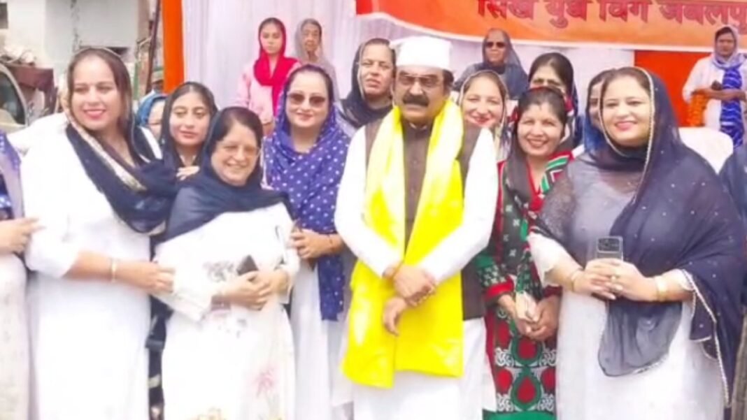 MP News : जबलपुर में नगर कीर्तन : लोक निर्माण मंत्री राकेश सिंह ने किया स्वागत, गुरु तेग बहादुर जी की शहादत को किया नमन