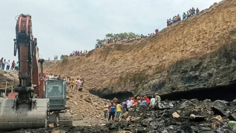 Dhanbad Landslide : धनबाद खदान धसने से 7 मौतें, एक अज्ञात की पहचान जारी