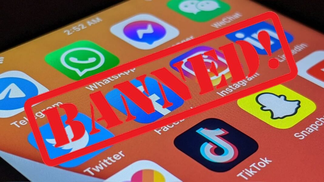 Social Media Platforms : नेपाल में सोशल मीडिया बैन के खिलाफ भड़का Gen-Z, संसद परिसर में घुसे प्रदर्शनकारी, पुलिस की हवाई फायरिंग