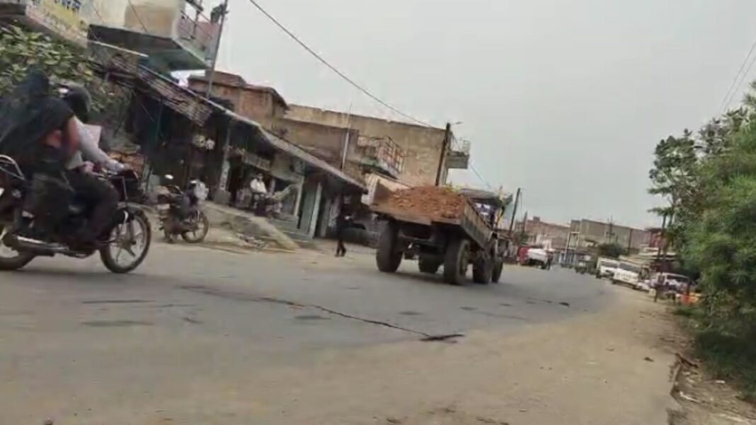 Singrauli : गनियारी में अवैध खनन का खेल, नाबालिग ट्रैक्टर चला रहे, प्रशासन मौन