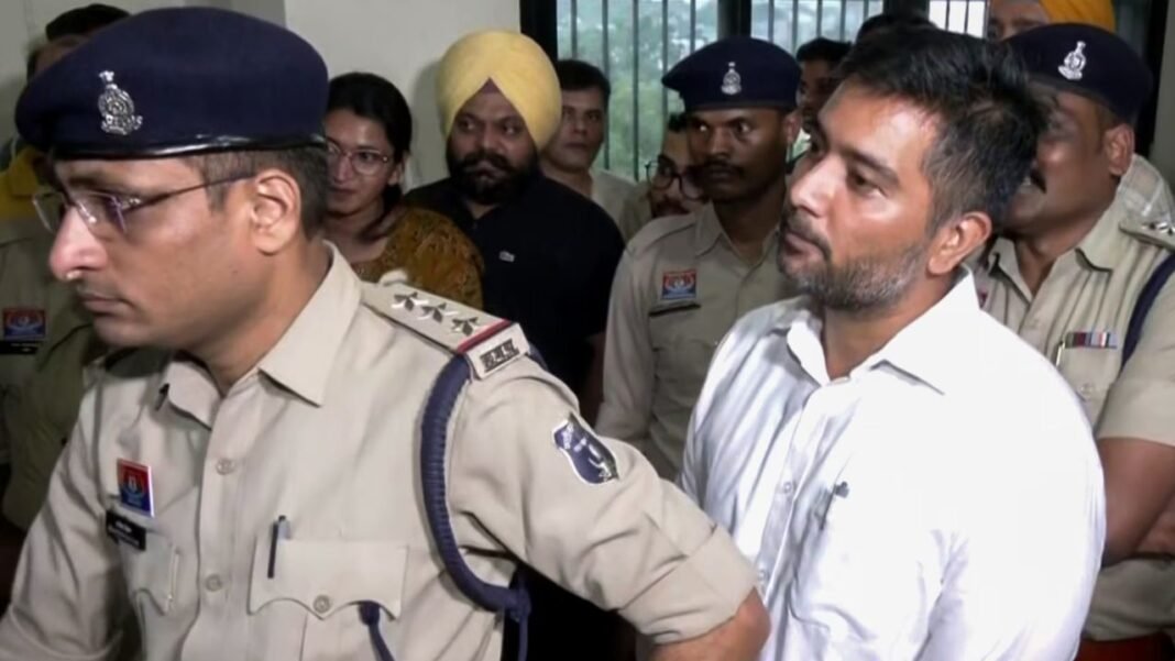 Chhattisgarh liquor scam : चैतन्य-बघेल और दीपेन चावड़ा से देर रात दो घंटे पूछताछ, ‘Big-Boss’ वॉट्सएप ग्रुप की पोल खुली!