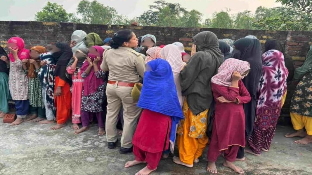 Uttar Pradesh : बहराइच में खुला चौंकाने वाला सच : अवैध मदरसे में टॉयलेट में कैद मिलीं 40 नाबालिग छात्राएं